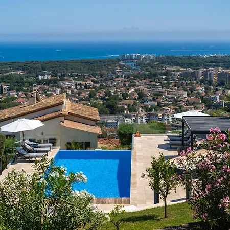 Villa Riviera *