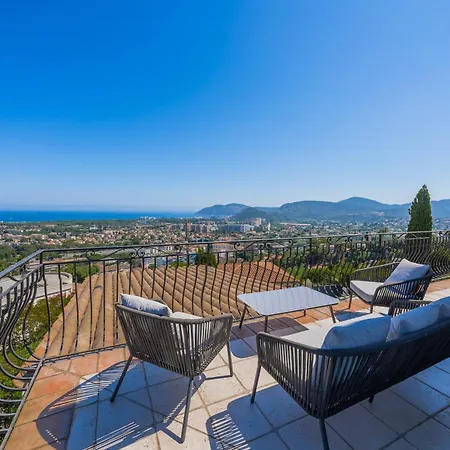 Villa Riviera